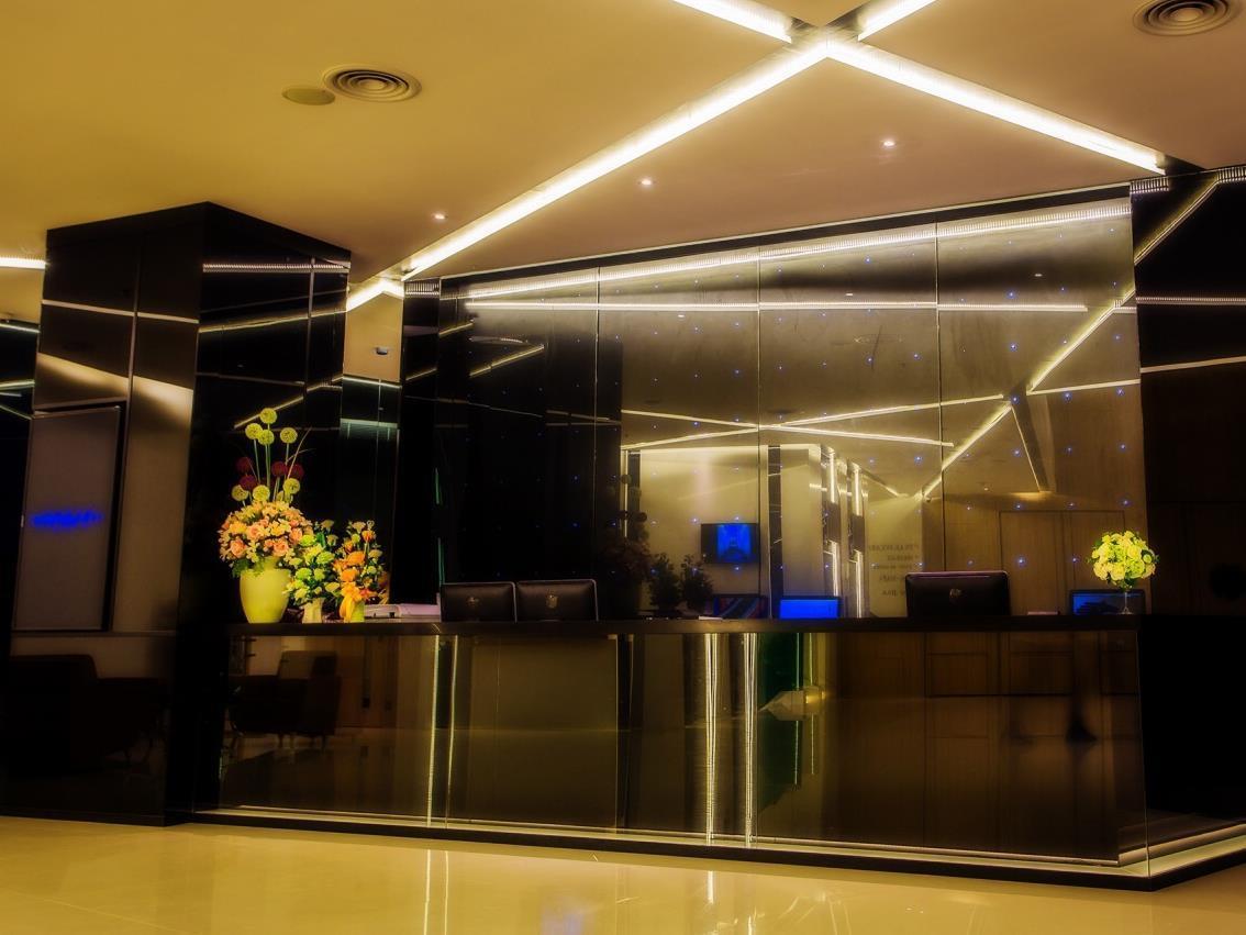 Crystal Hotel Hat Yai Exterior photo