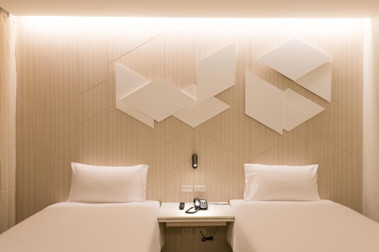 Crystal Hotel Hat Yai Exterior photo