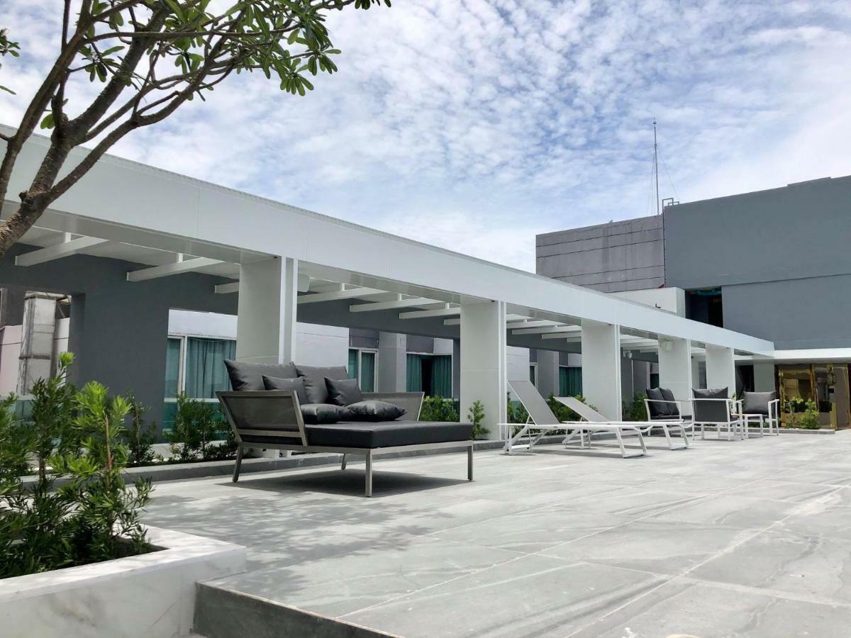 Crystal Hotel Hat Yai Exterior photo